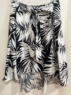 Who What Wear Black & White Hawaiian Leaf Print High-Low Midi Skirt